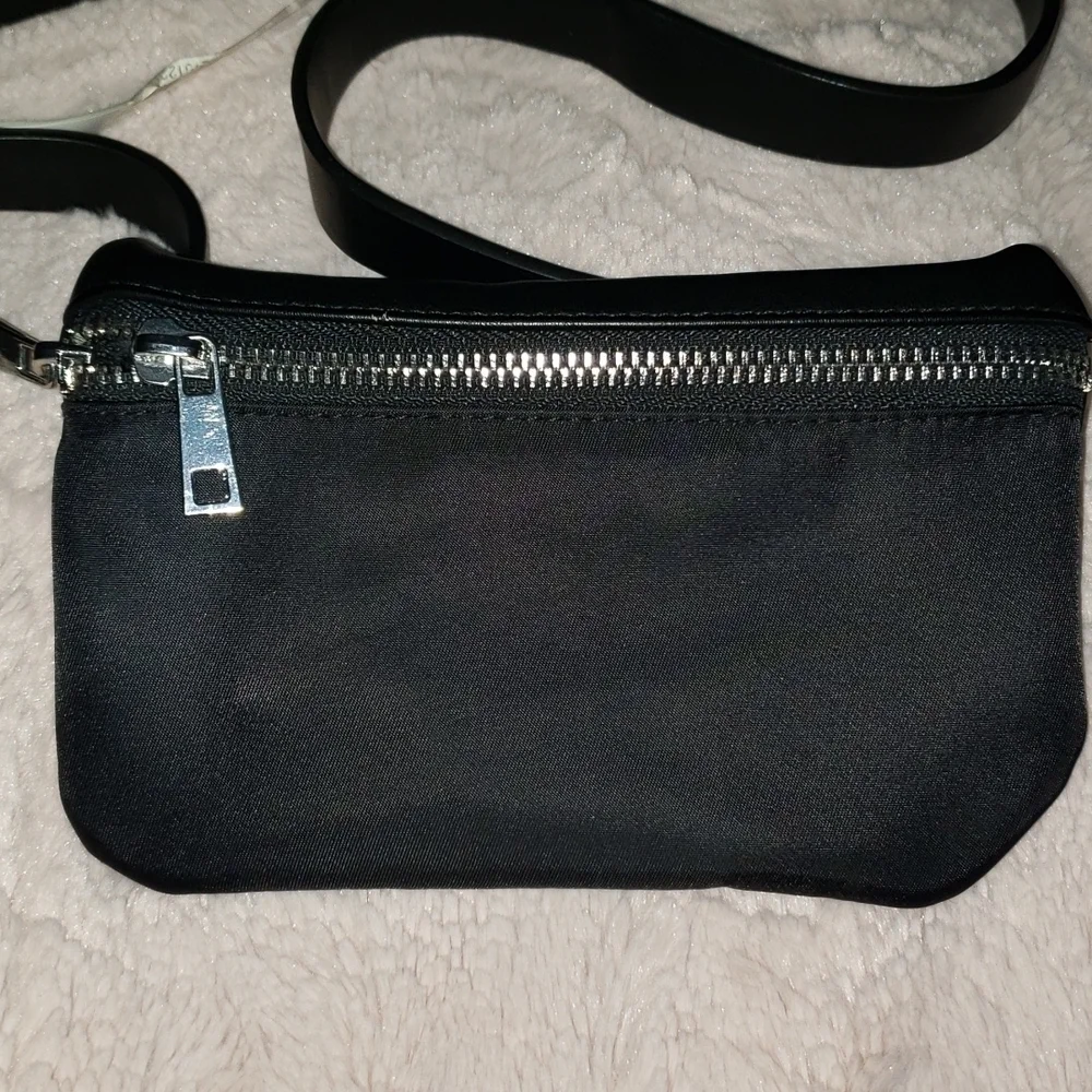 NEW- Style & Co Black Waist Pack/ Fanny Pack, Nylon, Sz Medium - Picture 2 of 6